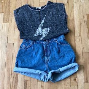 Vintage Orange Tab Levi’s High Rise Mom Jean Shorts